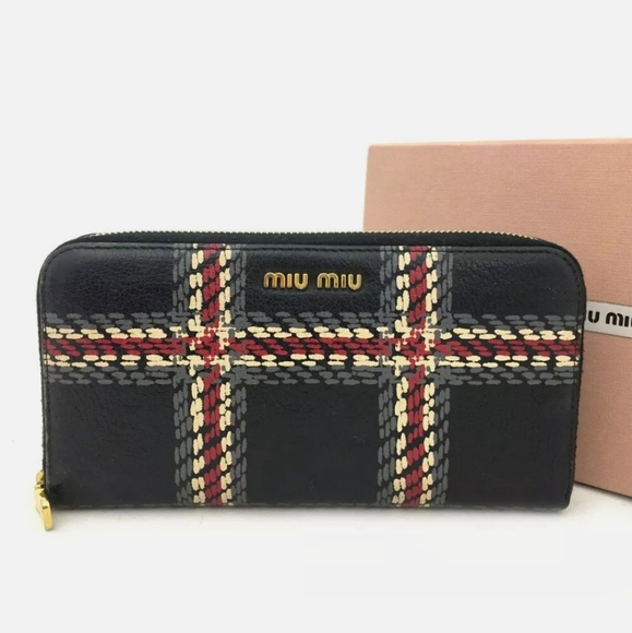 AUTHENTIC MIU MIU BLACK LEATHER ZIPPY LONG WALLET 61322 - Picture 2 of 12